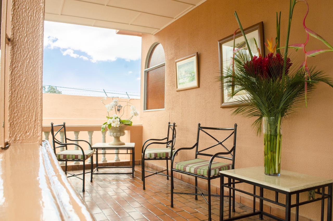 Hotel Vesuvio Сан-Хосе Экстерьер фото